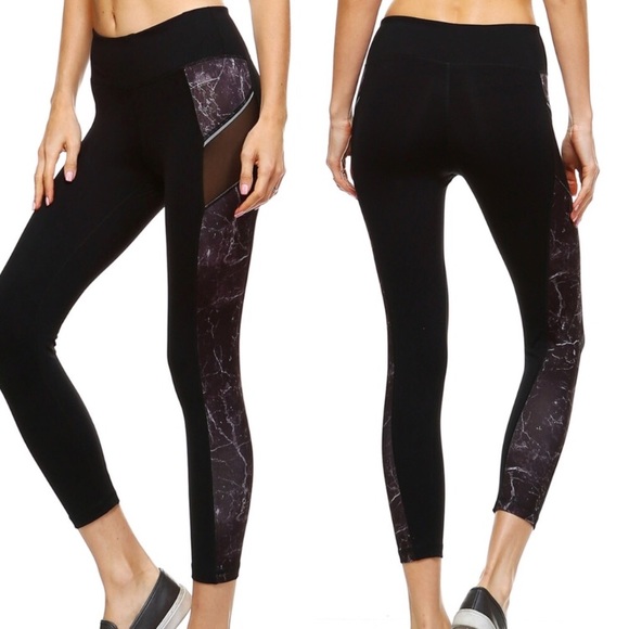 Stone print mesh workout capris - Picture 2 of 4